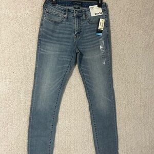 Aeropostale Jeans Women's 29x32 Blue Denim Skinny. NWT.